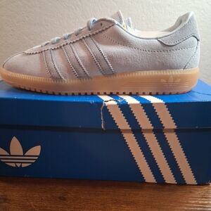 adidas Light Gray Suede Trainers with Gum Sole